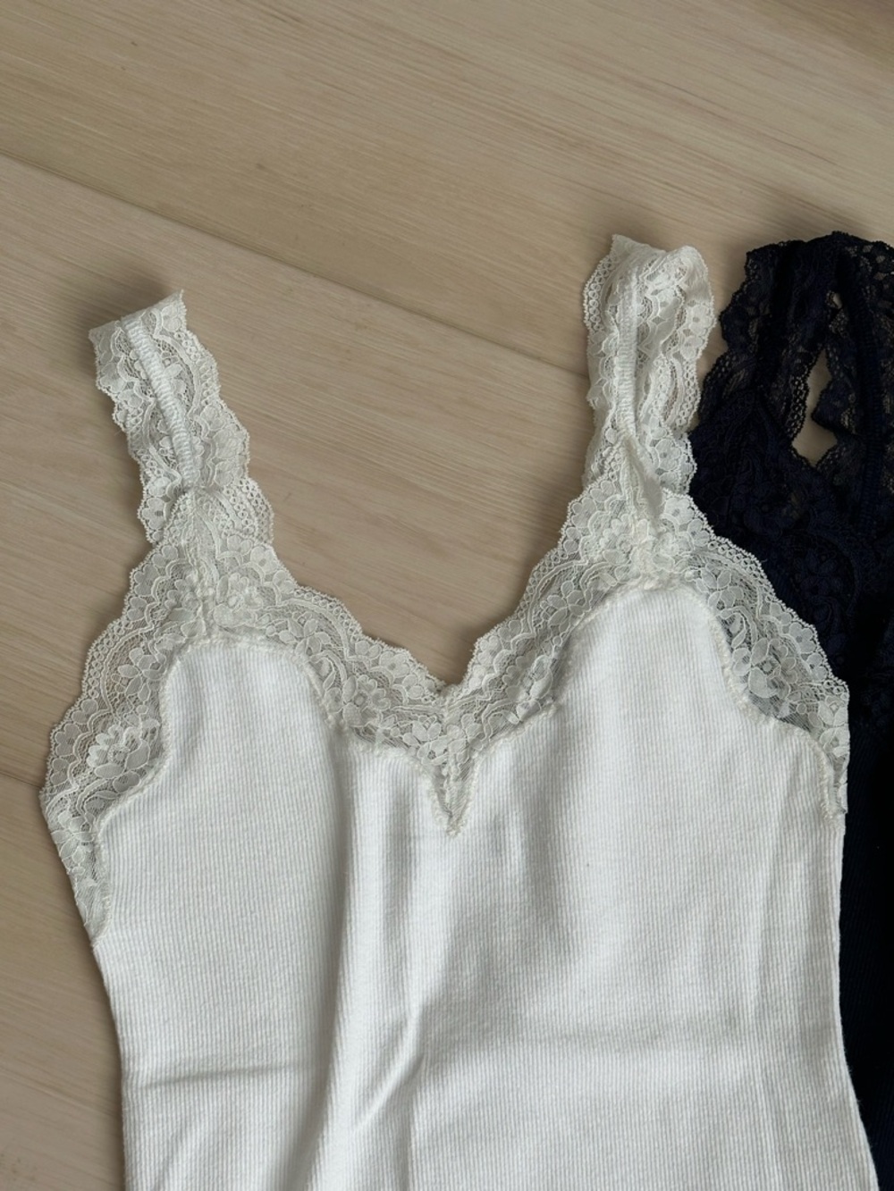 Abercrombie & Fitch Lace-Trim Ribbed Tank Tops - White, Navy, Black - Size Small - Picture 3 of 6